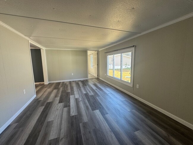 Building Photo - 3 bedroom in Sharon