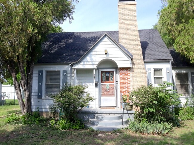 Building Photo - 315 N Monroe St