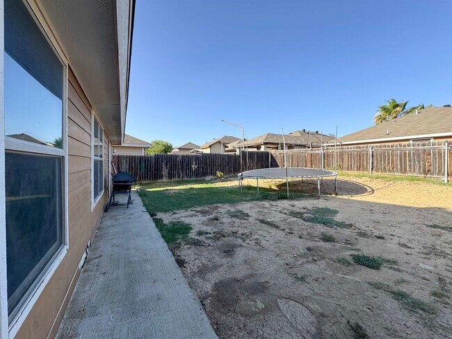 Building Photo - 1525 Cozumel Dr