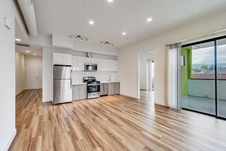 Building Photo - 950 Lofts