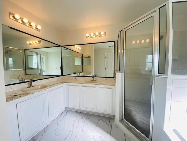 Building Photo - 638 Muskrat Dr