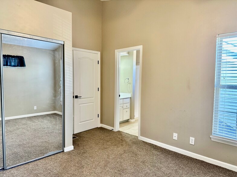 Building Photo - 3009 Wavecrest Way