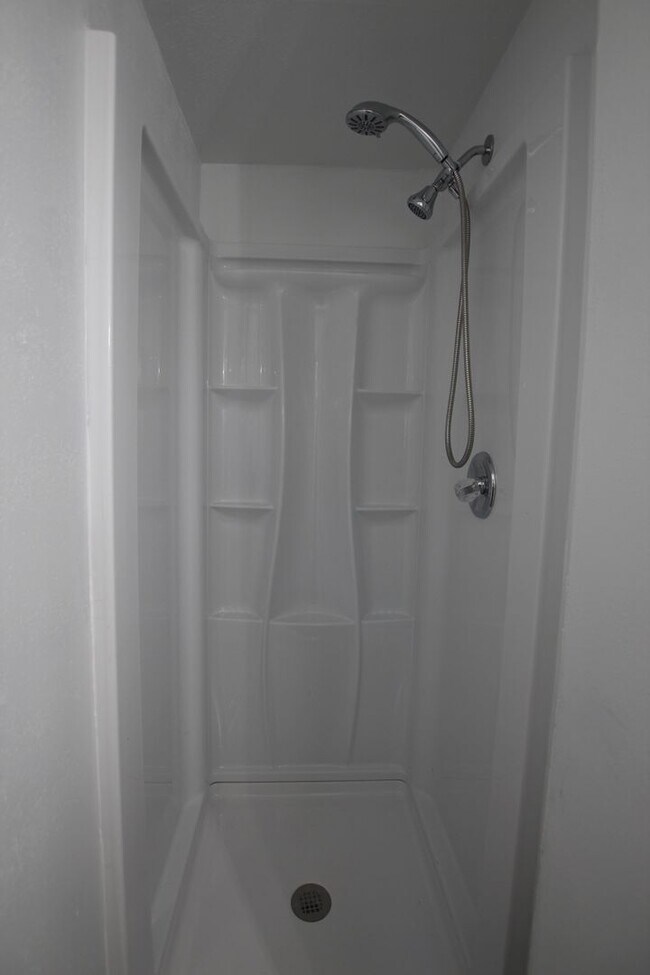 Building Photo - Adorable 3 Bed 2 Bath in Tyler with TWO Li...