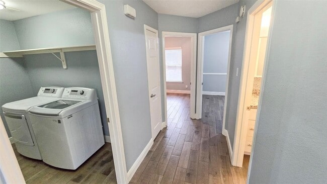 Building Photo - 6310 Macquarie Dr