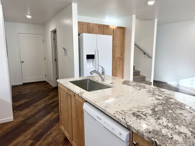 Building Photo - 361 W 400 S