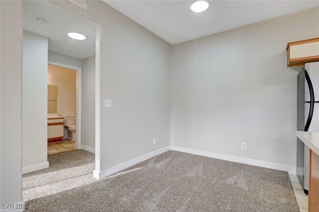 Building Photo - 5751 E Hacienda Ave