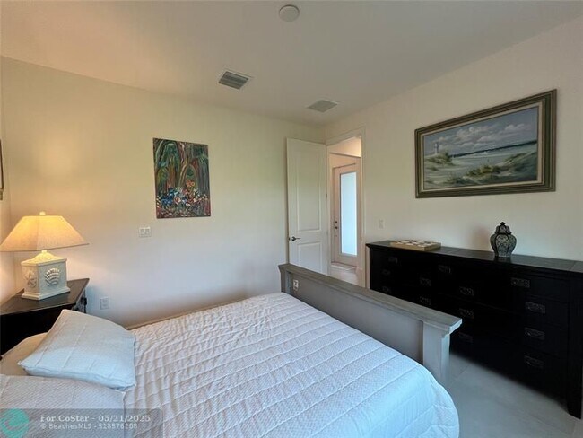 Building Photo - 11711 SW River Crossing Pl