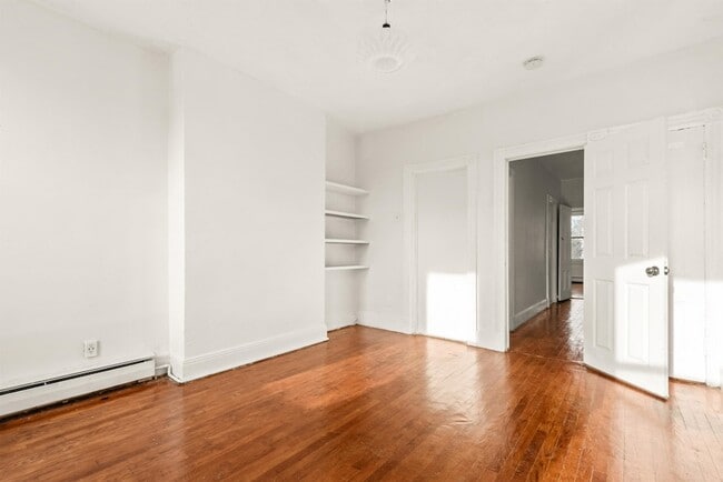 Building Photo - 92 Prescott St