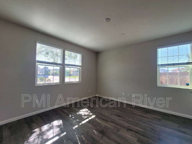 Building Photo - 3238 Chelmer Way