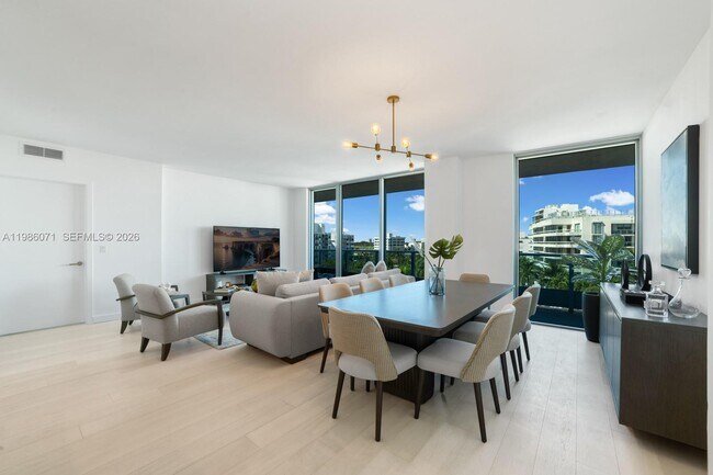 Building Photo - 9221 E Bay Harbor Dr