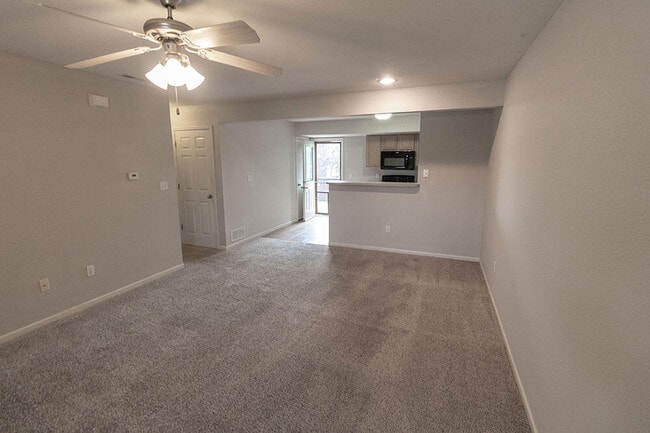 Building Photo - 4005 Snowy Owl Dr