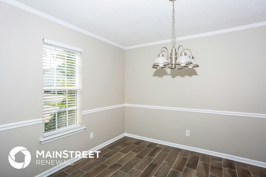 Building Photo - 436 Riverglen Dr NW