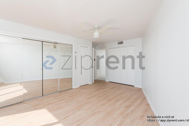 Building Photo - 7500 Sunshine Skyway Ln S