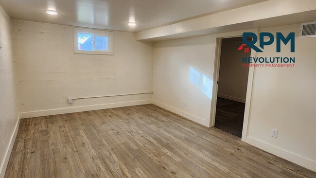 Building Photo - 504 29th St