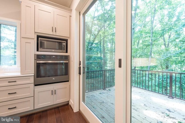 Building Photo - 224 Percheron Ct