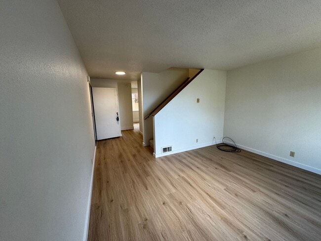 Building Photo - 1041/A/