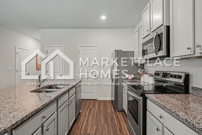 Building Photo - 425 Oakwood Dr NW