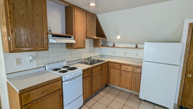 Building Photo - 1518 2nd Ave