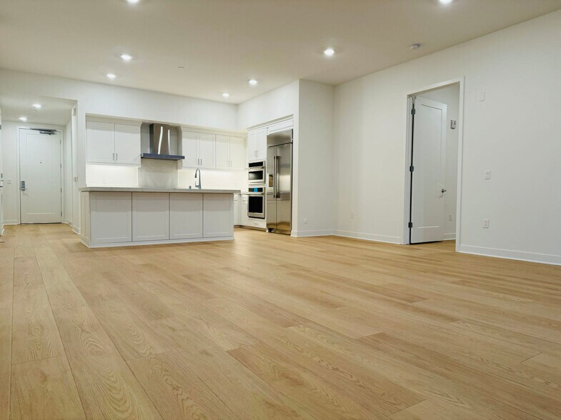 Building Photo - 2606 Rivington