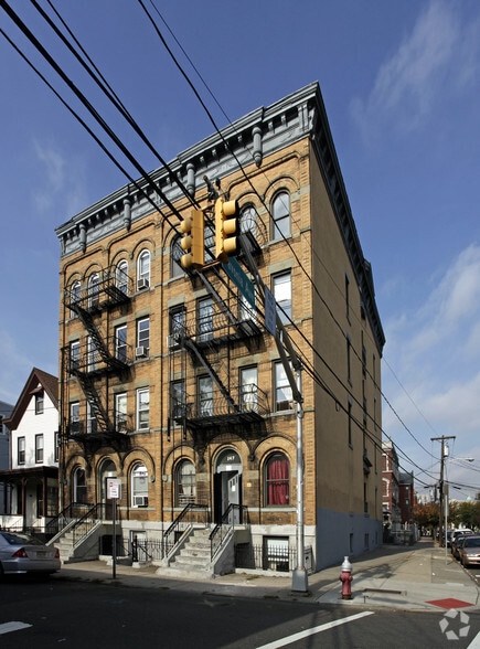 Primary Photo - 145 - Chestnut Apartments