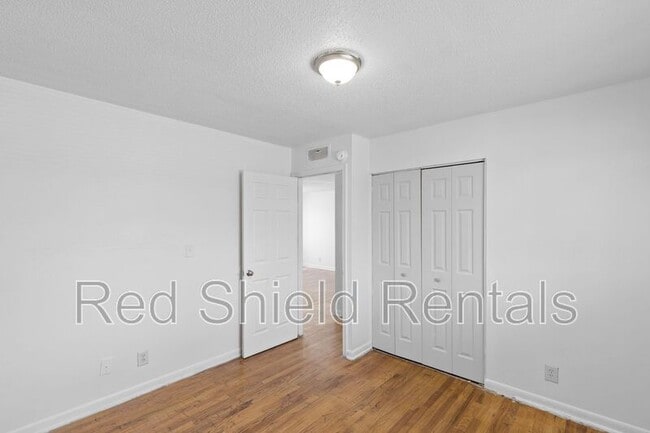 Building Photo - 932 Holmes Rd