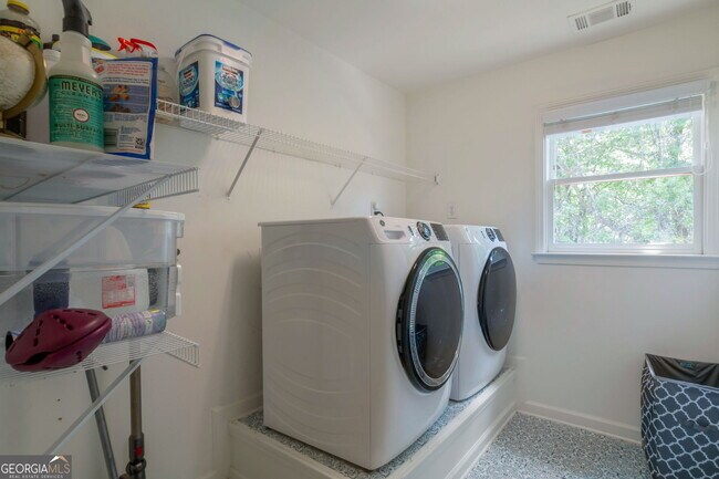 Building Photo - 2524 Kickerillo Way SE