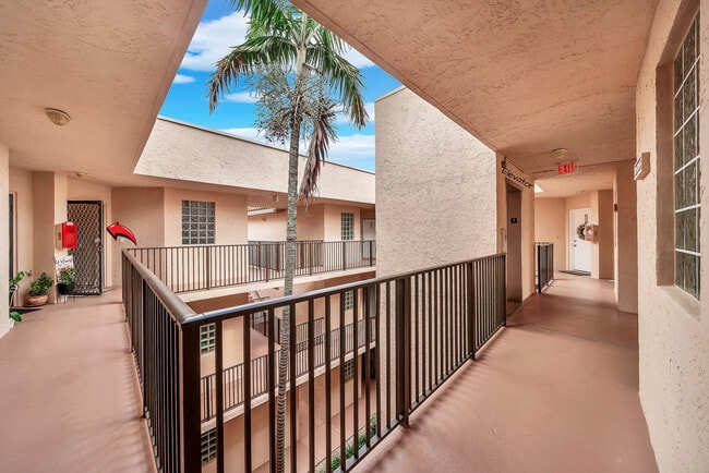 Building Photo - 4111 Coral Tree Cir