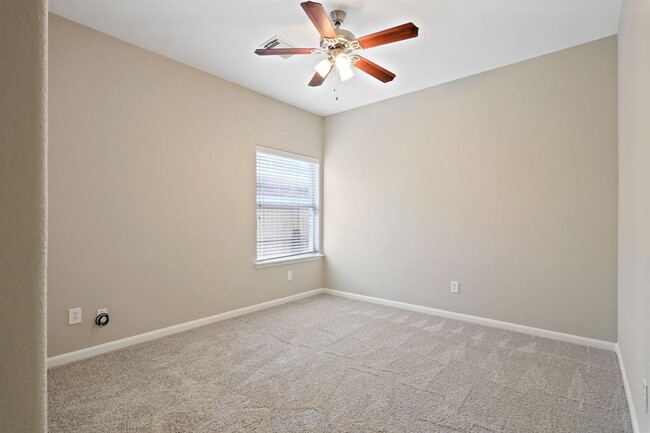 Building Photo - 7723 Butler Lakes Ct