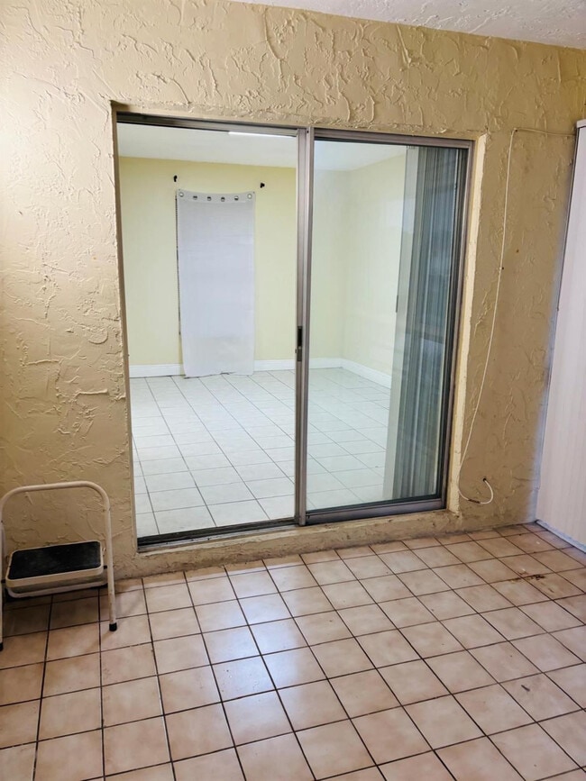 Building Photo - 4240 NW 21st St