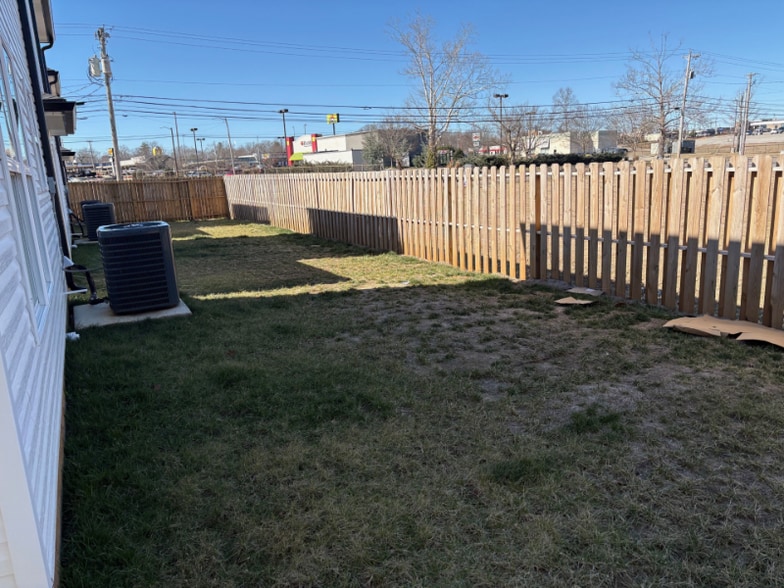 Building Photo - 108 Hobson St