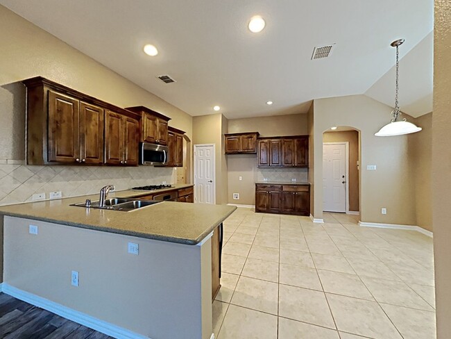 Building Photo - 4613 Lance Leaf Dr
