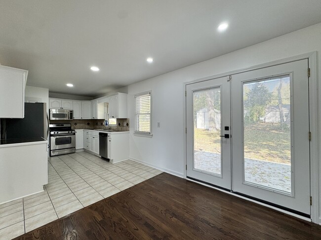 Building Photo - 2226 W 74th Terrace