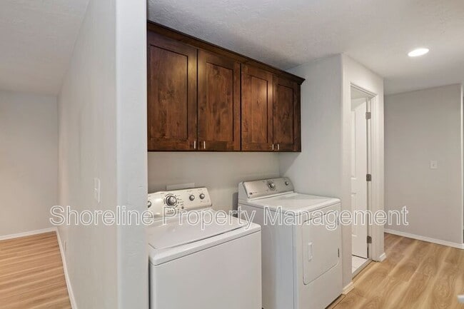 Building Photo - 2110 Brittany Ln