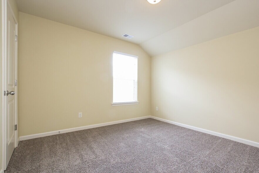 Building Photo - 534 Lobdale Falls Dr