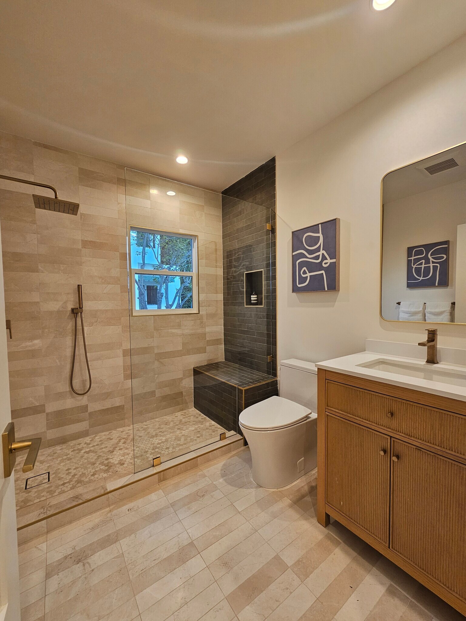 Building Photo - 957 Manzanita St