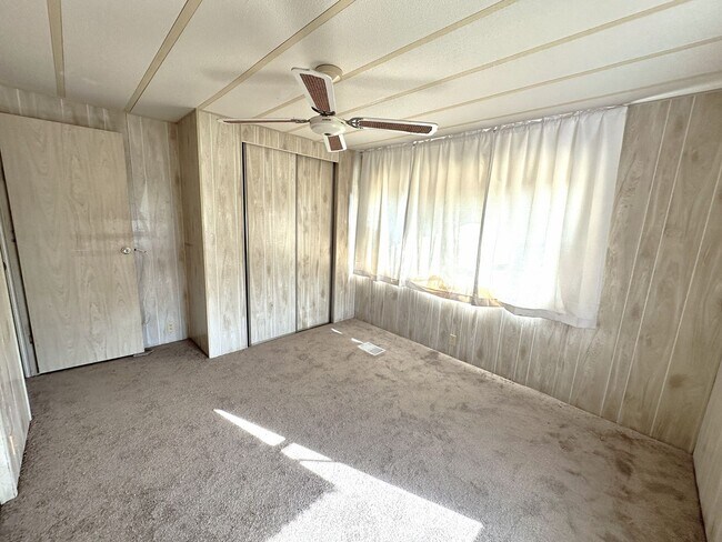 Building Photo - FIRST MONTH RENT FREE! Cute and Quiet 2/2 in N. Ft. Myers
