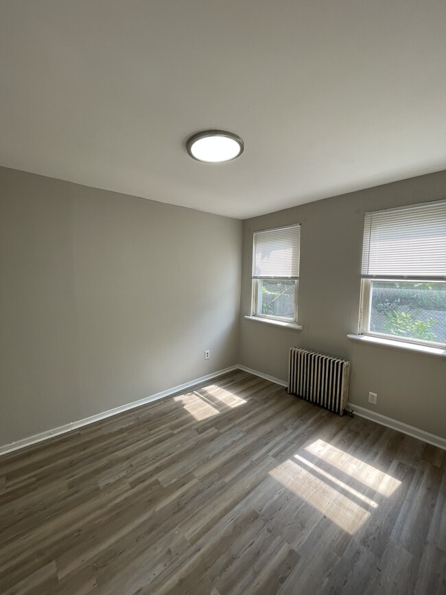 Building Photo - 2949 Hartville St