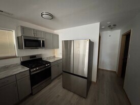 Building Photo - 7653 S Green St