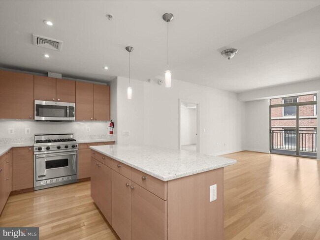 Building Photo - 2425 L St NW