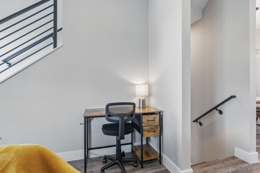 Building Photo - 6029 Benton St