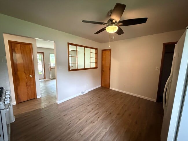 Building Photo - Conveniently located in the heart of Arnold!
