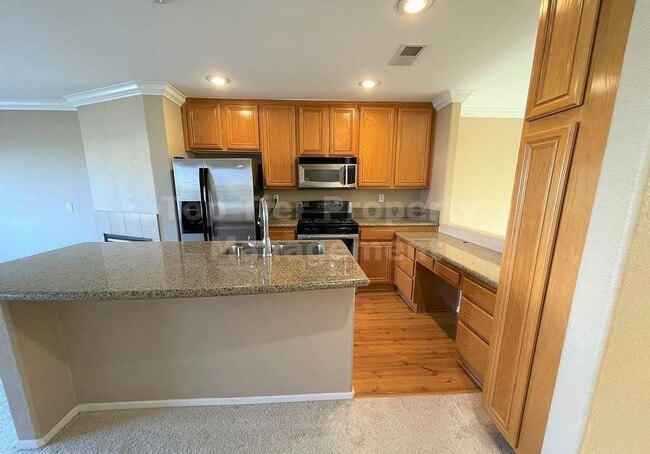 Building Photo - ***Gorgeous 2 bed / 2.5 bath / 1,202 sqft Townhome in Carmel Valley - Available 10/25***