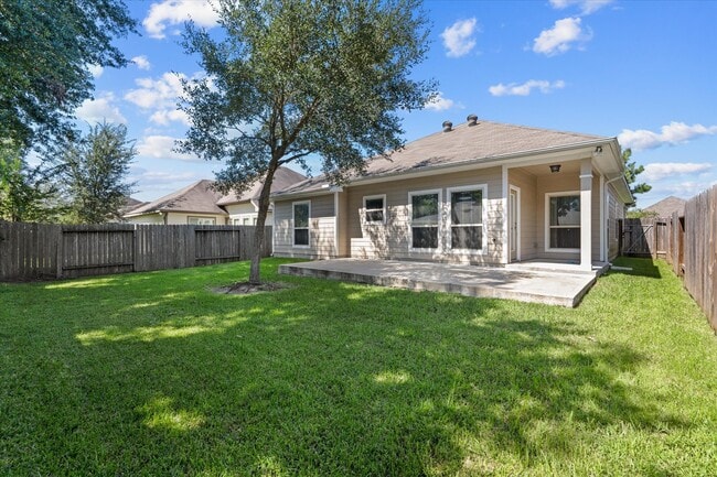 Building Photo - 1925 Briar Grove Dr