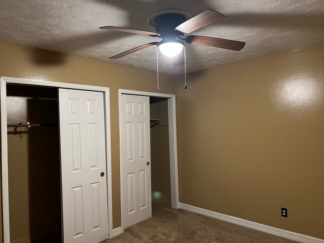 Building Photo - 116 N Lake Dr