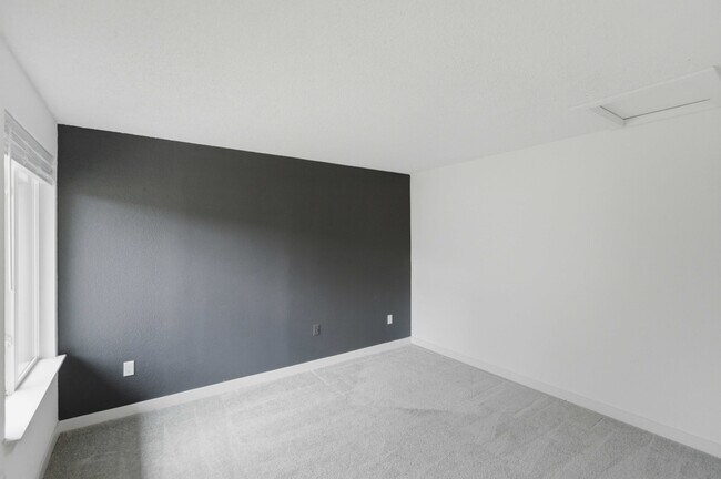 Building Photo - 10423 12th Ave Ct S