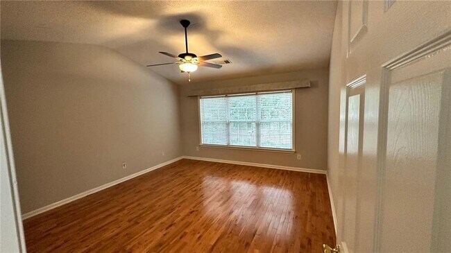 Building Photo - 782 Weybourne Ct NE