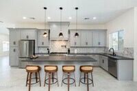 Building Photo - 5049 E Shaw Butte Dr