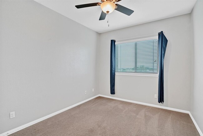Building Photo - 617 Rancho Verde Dr