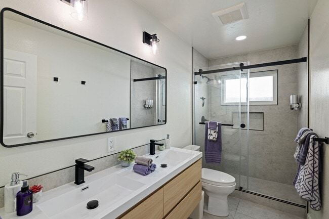 Building Photo - 919 Redbird Dr