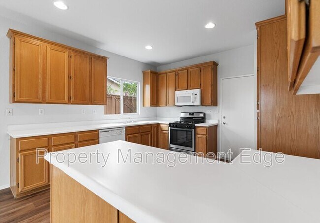 Building Photo - 32042 Freesia Ct